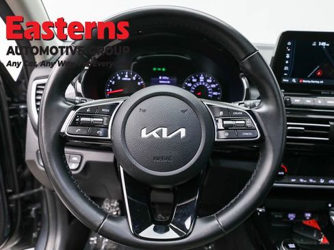 Used 2023 Kia Seltos EX image 10