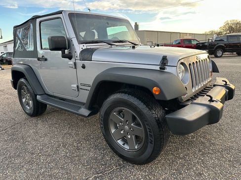 Used 2013 Jeep Wrangler Sport image 9