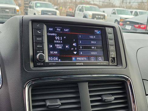 Used 2018 Dodge Grand Caravan GT image 26