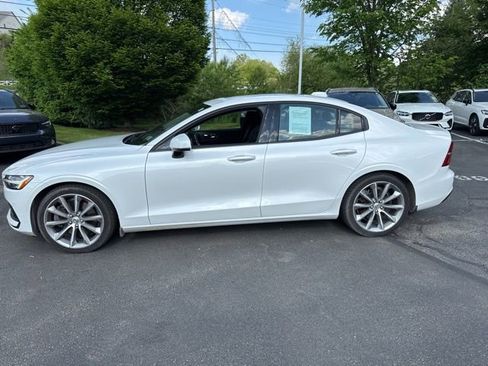 Used 2021 Volvo S60 T6 Momentum w/ Premium Package AWD/4WD image 3