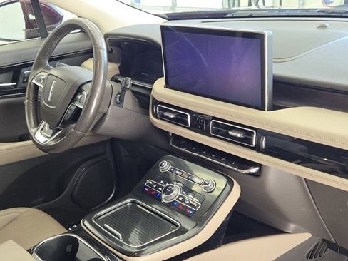 Used 2022 Lincoln Nautilus Reserve image 6