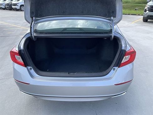 Used 2019 Honda Accord LX image 18
