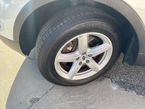 Used 2016 Ford Explorer XLT w/ Equipment Group 202A image 15