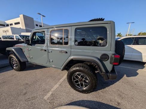 Used 2024 Jeep Wrangler Unlimited Rubicon image 10