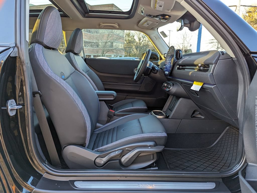 Used 2025 MINI Cooper S FWD image 30