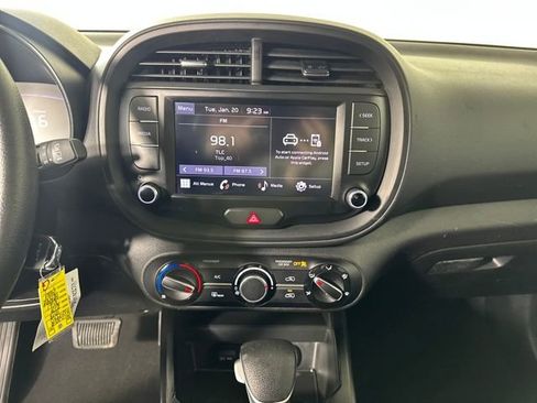 Used 2023 Kia Soul LX w/ LX Technology Package image 21