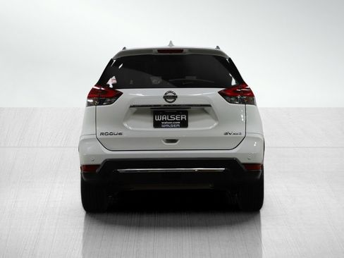 Used 2020 Nissan Rogue SV image 4