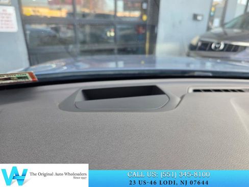 Used 2018 Volvo XC60 T6 R-Design w/ Convenience Package image 29