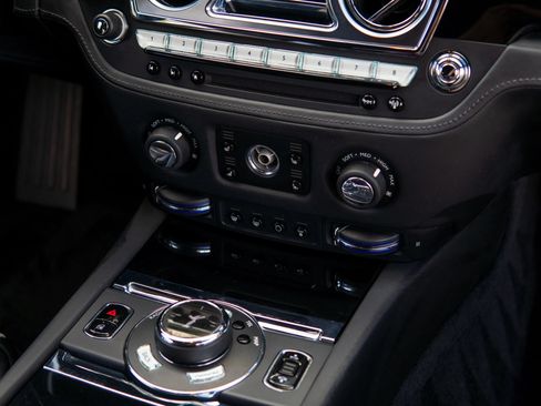Used 2016 Rolls-Royce Wraith RWD image 39
