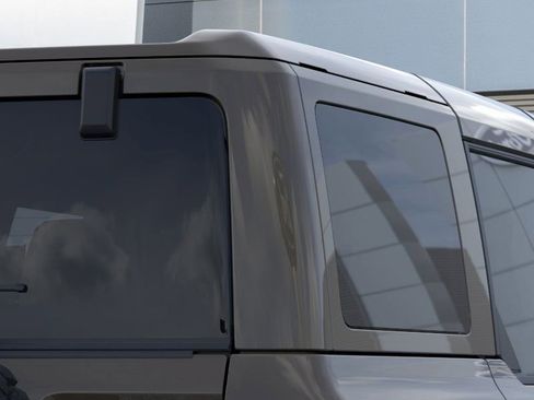 Used 2025 Ford Bronco Badlands image 17