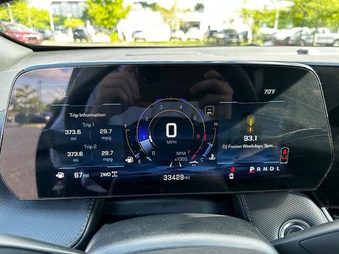 Used 2025 Chevrolet Equinox LT w/ Convenience Package II AWD/4WD image 16