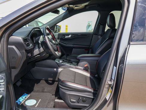 Used 2025 Ford Escape ST-Line Select AWD/4WD image 12