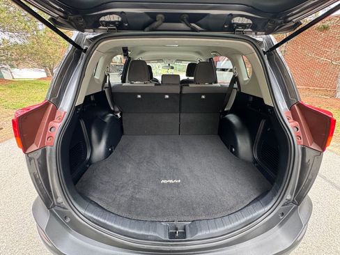 Used 2015 Toyota RAV4 LE image 10