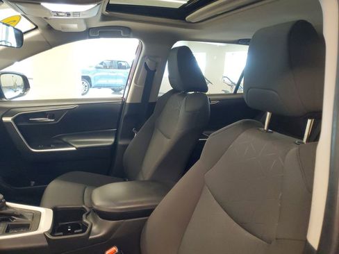 Certified 2022 Toyota RAV4 XLE w/ Convenience Package image 17