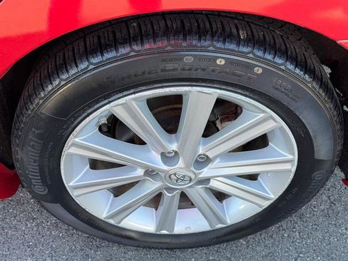 Used 2012 Toyota Camry XLE image 25