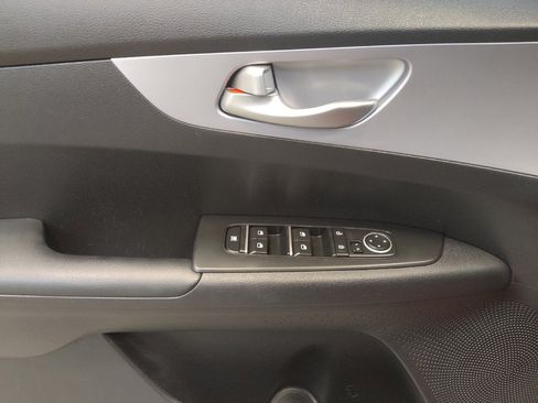 Used 2024 Kia Forte LXS FWD image 27