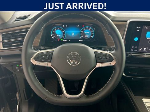 Used 2024 Volkswagen Atlas SE FWD image 15