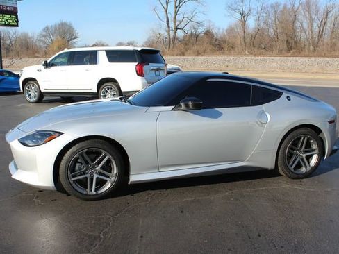 Used 2025 Nissan Z Sport w/ Floor Mat Package image 16
