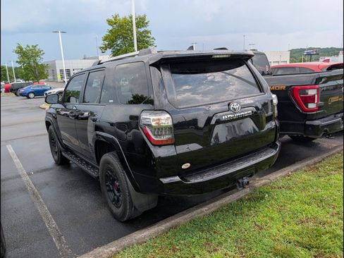 Used 2020 Toyota 4Runner SR5 AWD/4WD image 5