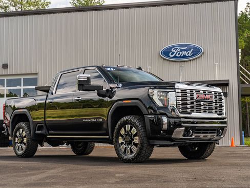 Used 2024 GMC Sierra 2500 Denali w/ Denali Reserve Package AWD/4WD image 1
