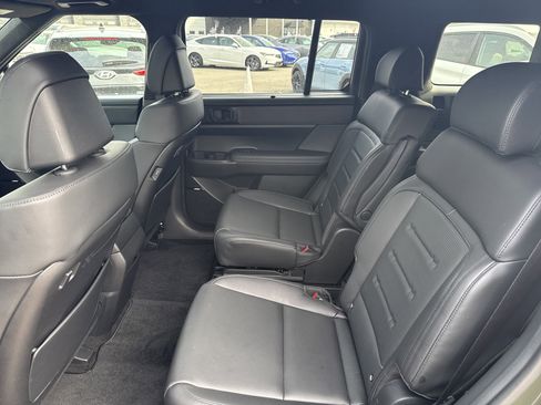 Used 2025 Hyundai Santa Fe Calligraphy AWD/4WD image 17