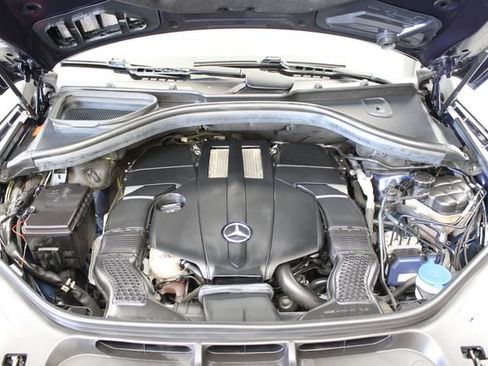 Used 2017 Mercedes-Benz GLS 450 4MATIC image 33