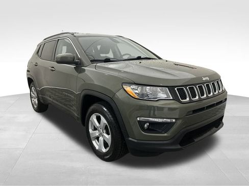 Used 2018 Jeep Compass Latitude w/ Popular Equipment Group image 8
