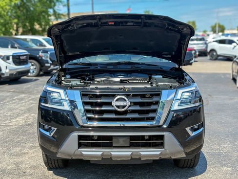 Used 2022 Nissan Armada SL w/ Captain's Chairs Package AWD/4WD image 37