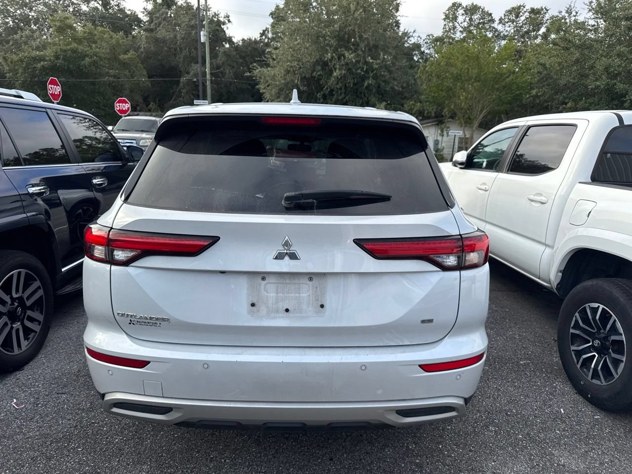 Used 2023 Mitsubishi Outlander SE FWD image 7