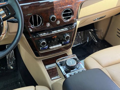 Used 2020 Rolls-Royce Phantom Extended Wheelbase RWD image 57