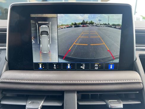 Used 2022 GMC Yukon SLT w/ SLT Luxury Package image 13