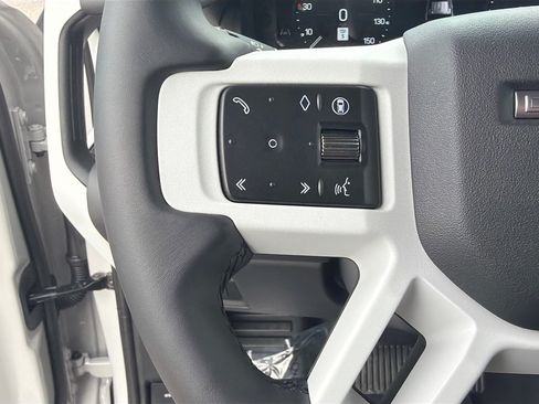 New 2026 Land Rover Defender 110 X-Dynamic SE AWD/4WD image 37