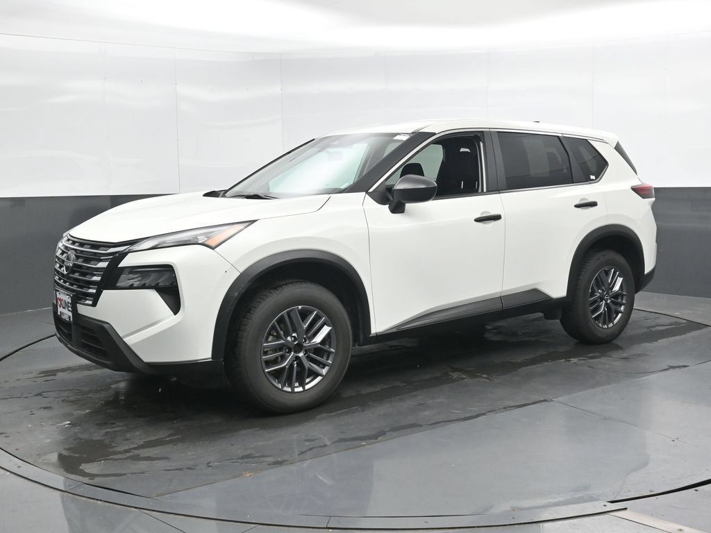 Used 2024 Nissan Rogue S AWD/4WD image 8