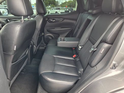 Used 2021 Nissan Rogue Sport SL w/ Premium Package FWD image 7