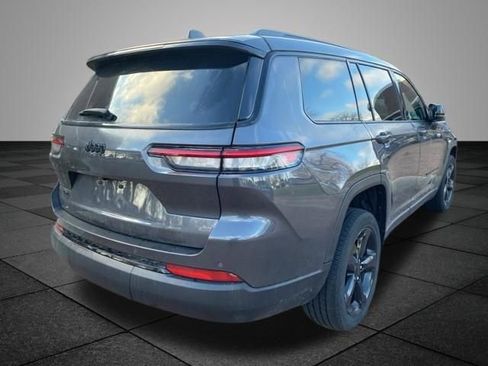 Used 2023 Jeep Grand Cherokee L Laredo image 14