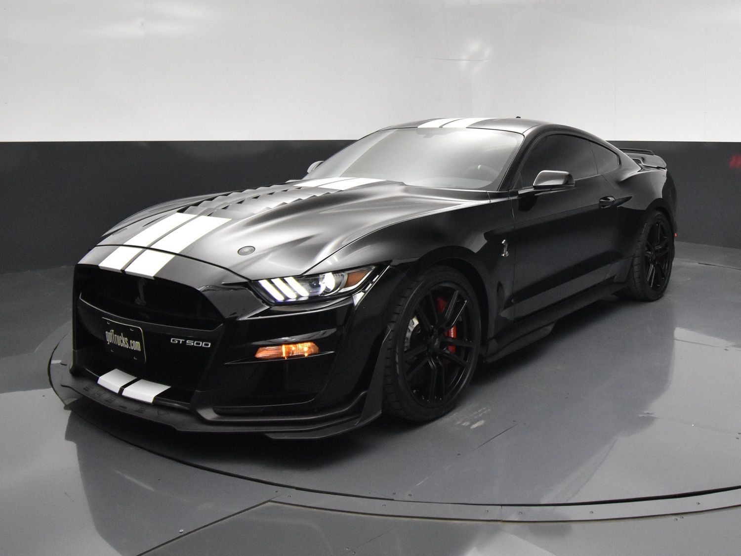 Used 2022 Ford Mustang Shelby GT500 w/ Technology Package RWD image 2