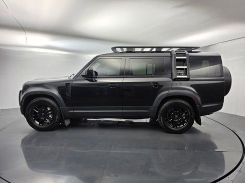 Used 2023 Land Rover Defender 130 SE image 6