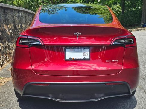 Used 2024 Tesla Model Y Long Range AWD/4WD image 9