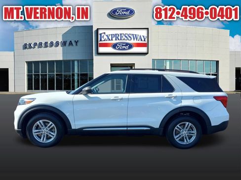 Used 2024 Ford Explorer XLT w/ Equipment Group 202A AWD/4WD image 10