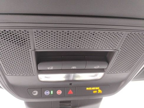 Used 2024 GMC Acadia AT4 image 21