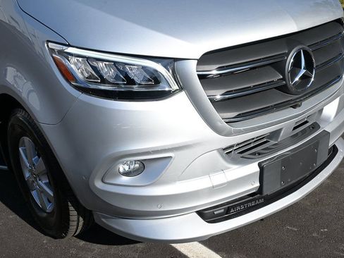 Used 2021 Mercedes-Benz Sprinter 2500 image 36