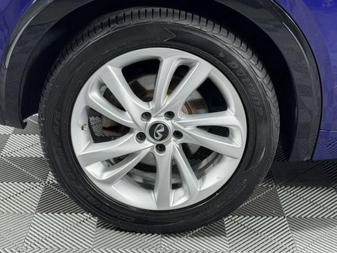 Used 2017 INFINITI QX30 FWD image 14