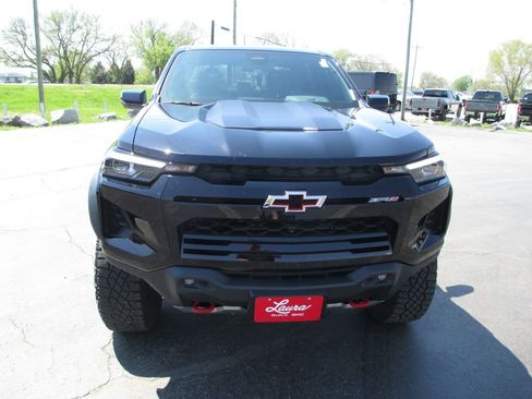 Used 2024 Chevrolet Colorado ZR2 w/ ZR2 Convenience Package III image 12