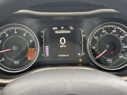 Used 2014 Jeep Cherokee Latitude w/ Comfort/Convenience Group AWD/4WD image 27