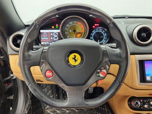 Used 2012 Ferrari California RWD image 17
