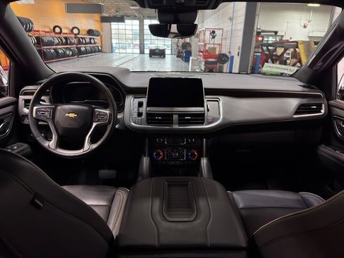 Used 2024 Chevrolet Suburban Premier image 15