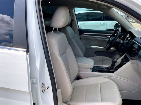 Used 2021 Volkswagen Atlas SE w/ Panoramic Sunroof Package FWD image 30