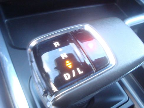 Used 2022 GMC Sierra 1500 SLT w/ SLT Convenience Package image 14