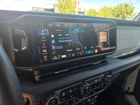 Used 2024 Jeep Wrangler Unlimited Sahara AWD/4WD image 19