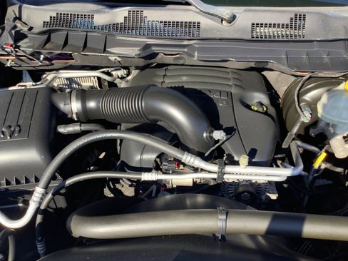 Used 2017 RAM 1500 Laramie w/ Convenience Group image 9